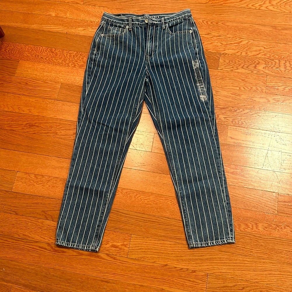 American Eagle size 6 White & Jean Railroad Jeans. NWOT